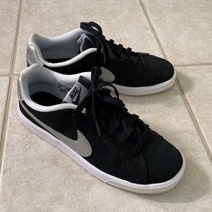 Nike shoes size 8